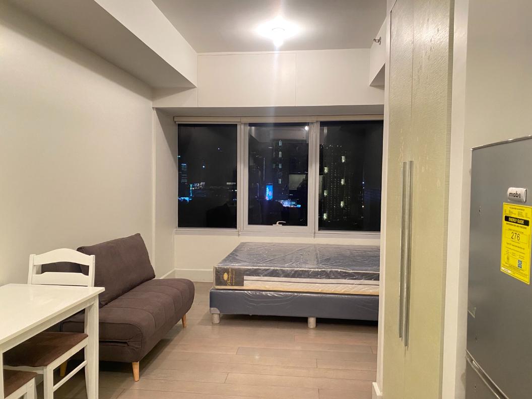 Studio Condo with Parking for Rent in The Proscenium at Rockwell, Makati