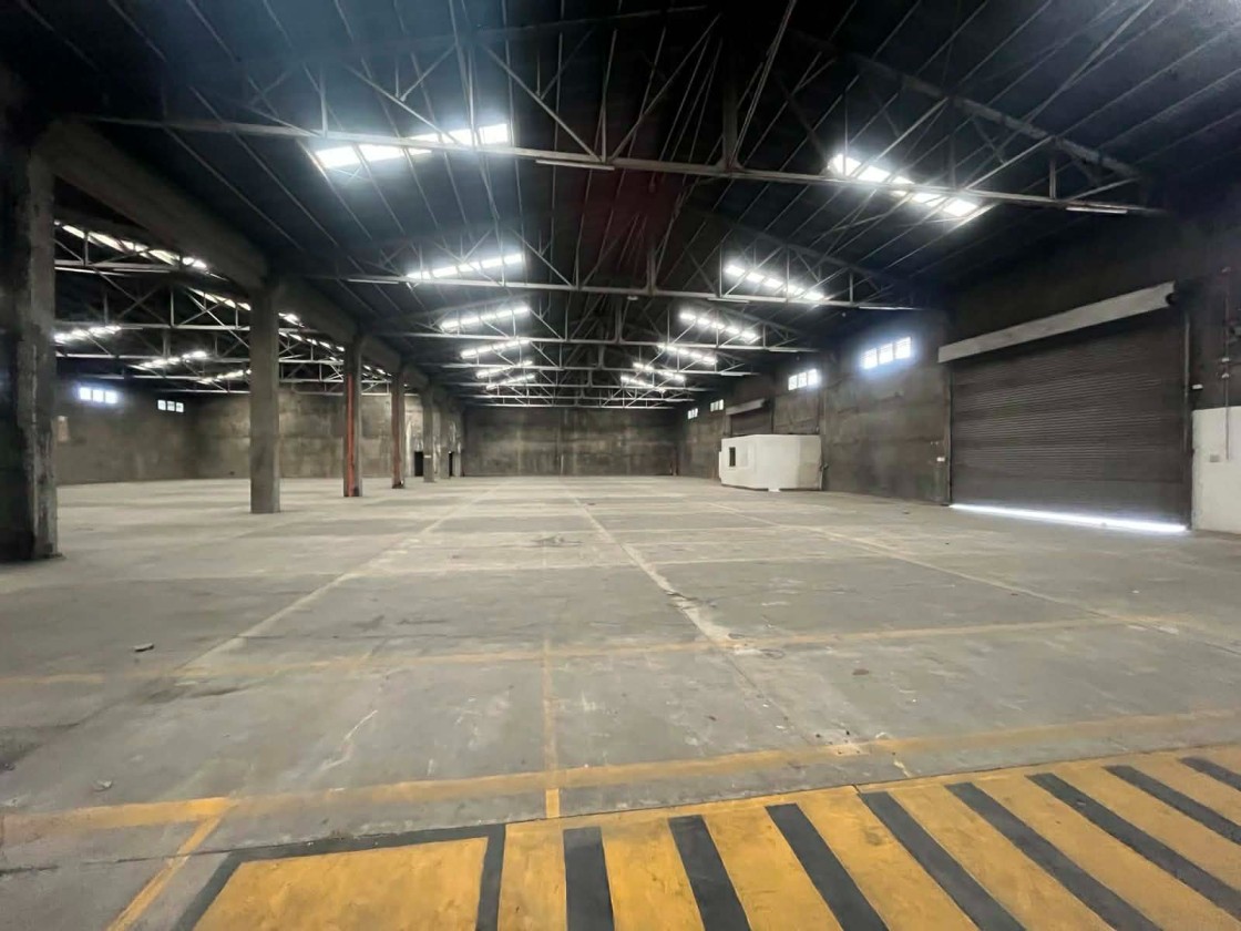 Warehouse for lease in Stanpak West Service Road, Paranaque